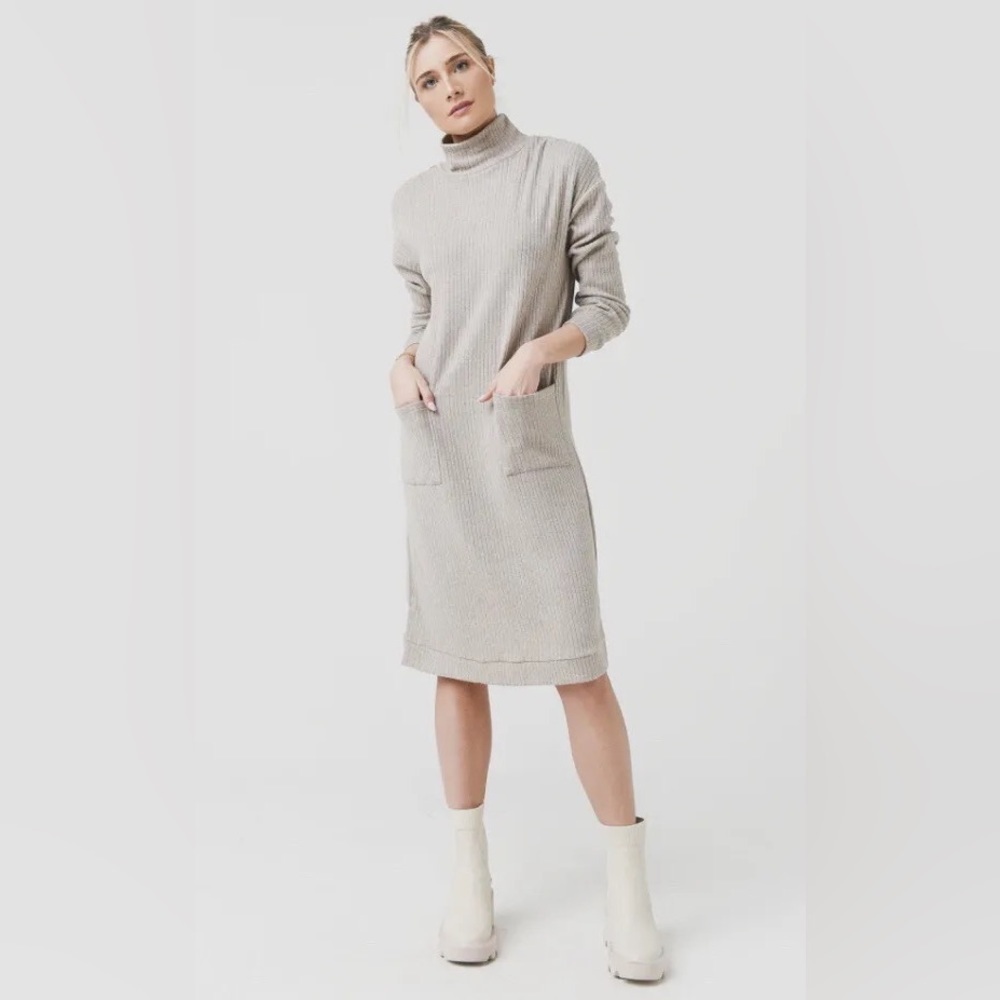 BB Dakota Steve Madden Heather Toffee Ribbed Mock-neck Sweater Dress Pockets